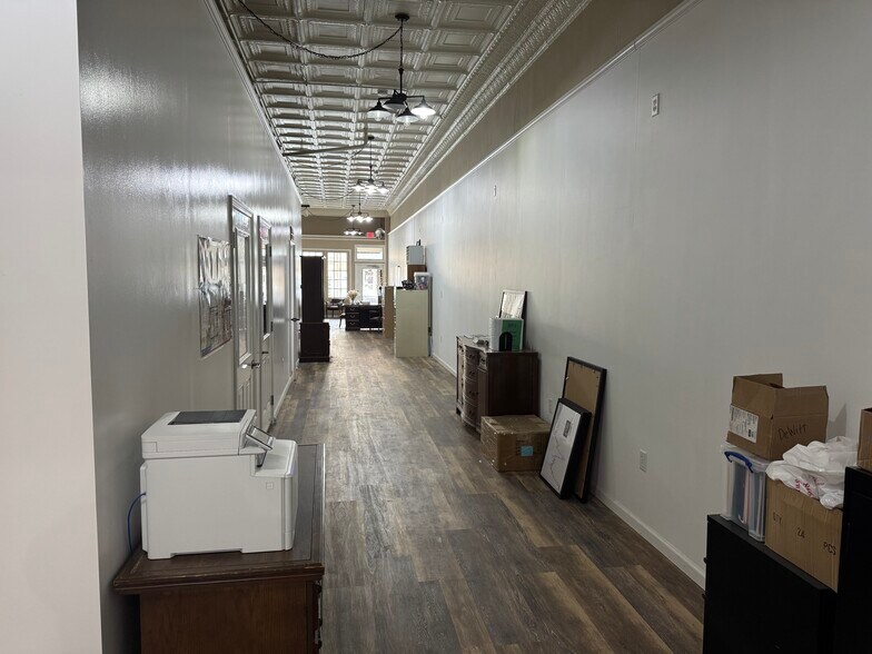 More Photos Of 816 6th Ave, DeWitt Office For Lease