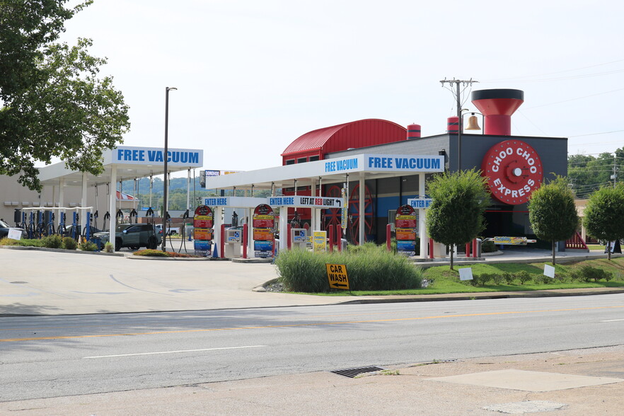 Primary Photo Of 7933 E Brainerd Rd, Chattanooga Carwash For Sale