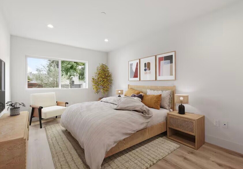 More Photos Of 6937 Simpson Ave, North Hollywood Apartments For Sale