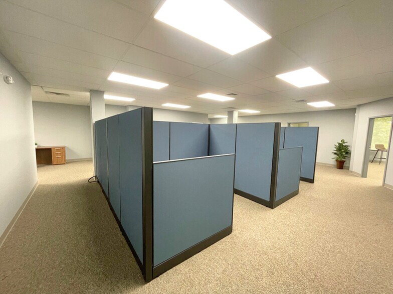 More Photos Of 2500 McClellan Ave, Pennsauken Office For Lease