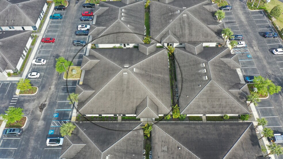 More Photos Of 7316-7320 Delainey Ct E, Sarasota Office Residential For Sale