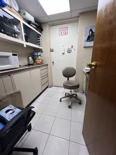 More Photos Of 207 Ocean Pky, Brooklyn Apartments For Sale