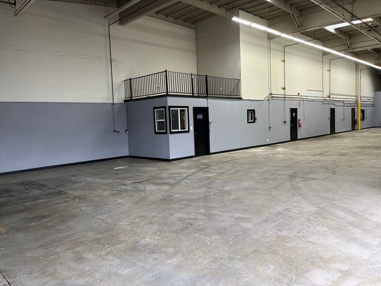More Photos Of 477 Roland Way, Oakland Warehouse For Lease