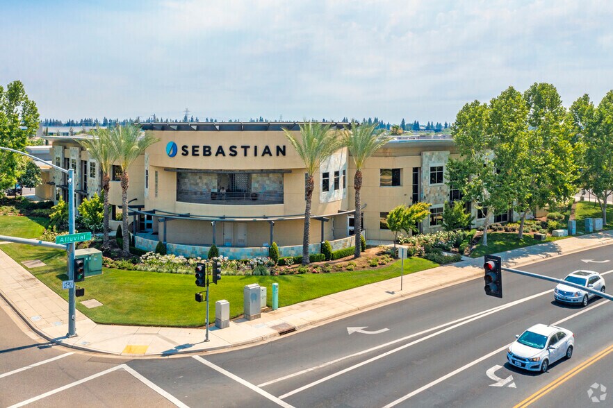 More Photos Of 7600-7604 N Palm Ave, Fresno Office For Lease