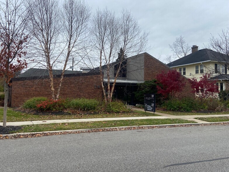 More Photos Of 218 S Frances St, South Bend Office For Sale