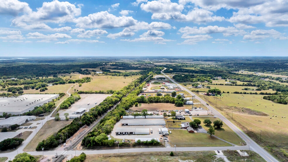 More Photos Of 3100 S Commerce St, Ardmore Warehouse For Sale