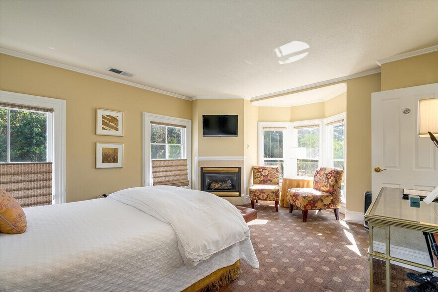More Photos Of 1139 Lincoln Ave, Calistoga Hospitality For Sale