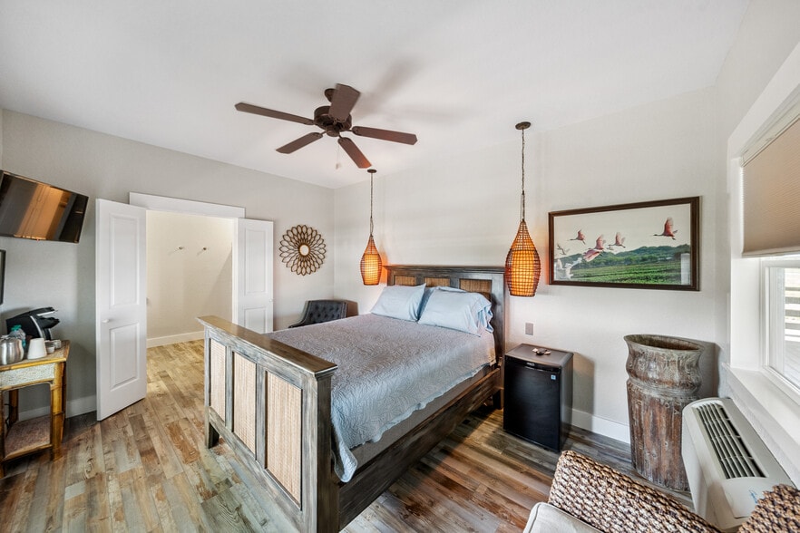 More Photos Of 22996 Highway 60, Matagorda Hotel For Sale