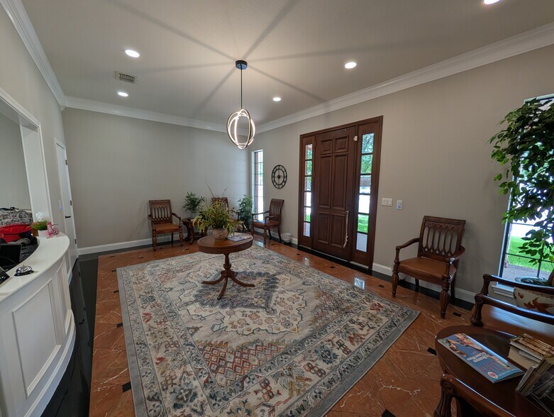 More Photos Of 3640 W Waco Dr, Waco Office For Sale