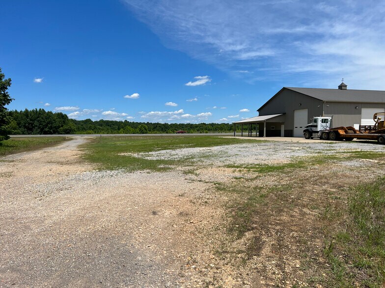 More Photos Of 3700 Dover Rd, Woodlawn Warehouse For Lease