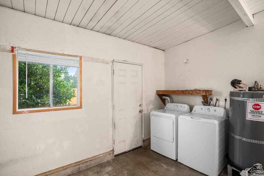 More Photos Of 3902 Gibbons St, Vancouver Apartments For Sale