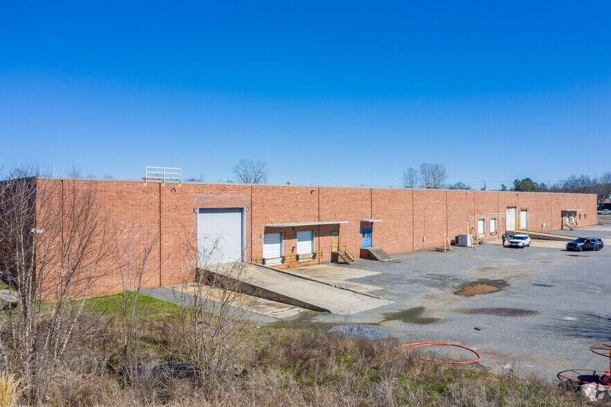 More Photos Of 11900 Steele Creek Rd, Charlotte Warehouse For Sale