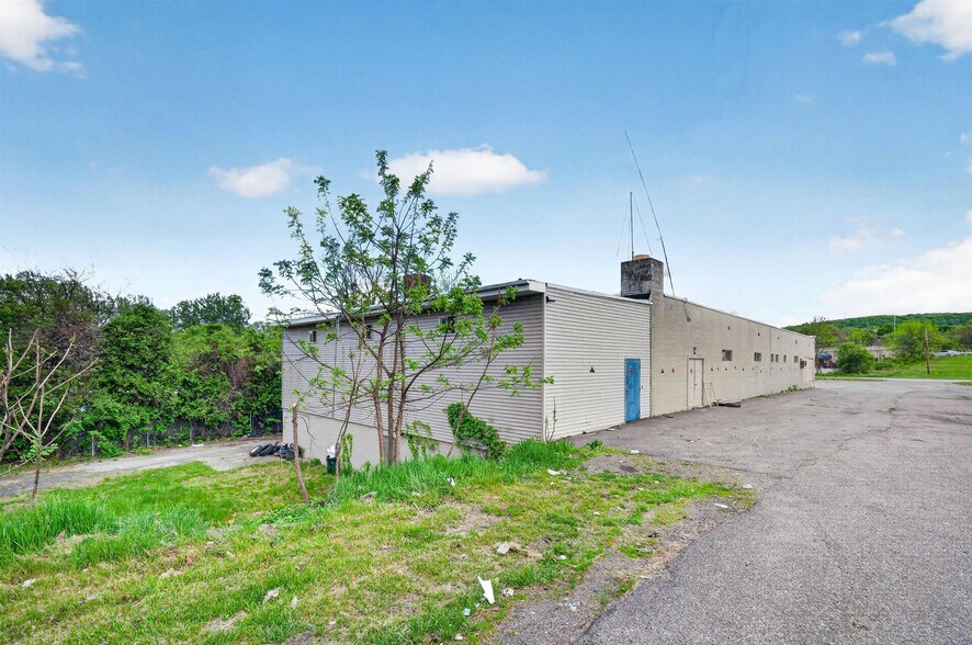 More Photos Of 14 Route 17k, Newburgh Freestanding For Sale