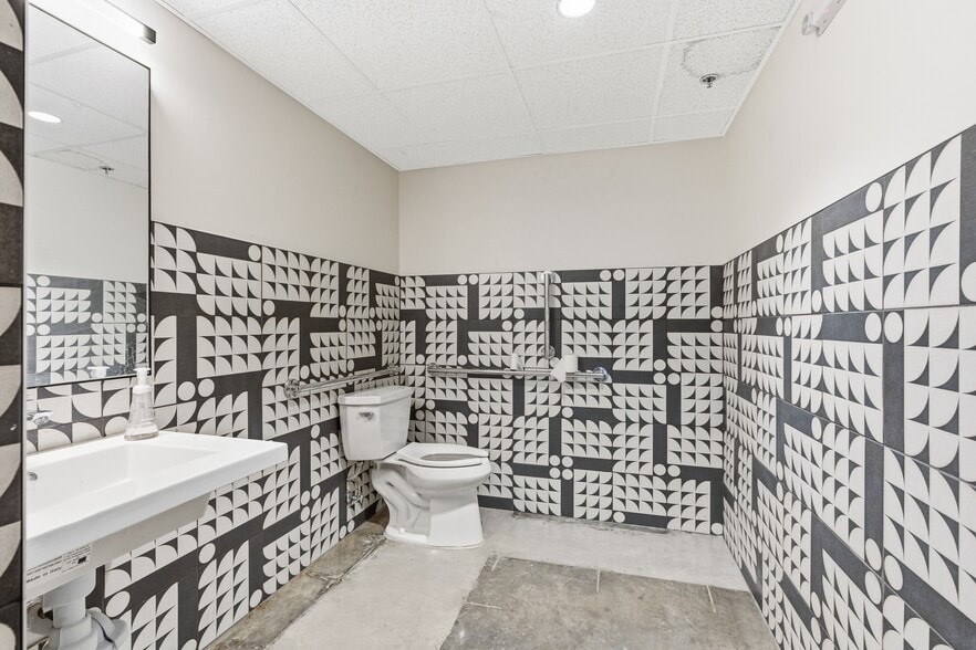 More Photos Of 901 Woodland St, Nashville Office For Lease