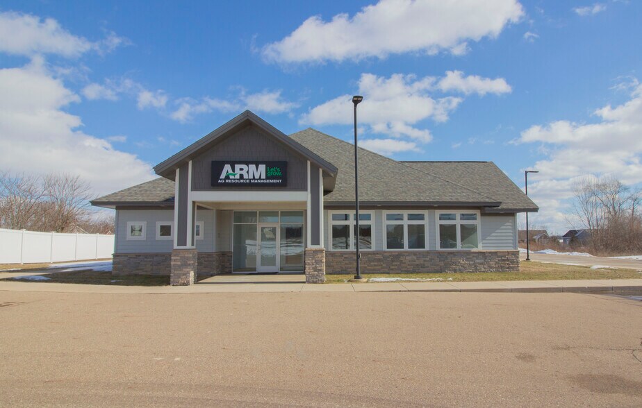 More Photos Of 8880 N 32nd St, Richland General Retail For Sale