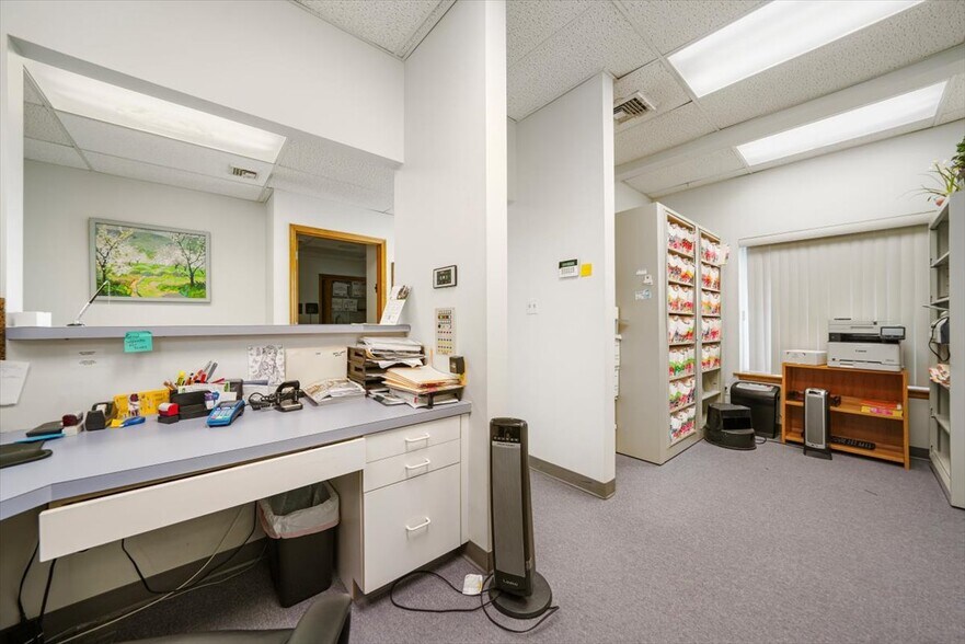 More Photos Of 468 Gidney Ave, Newburgh Medical For Sale