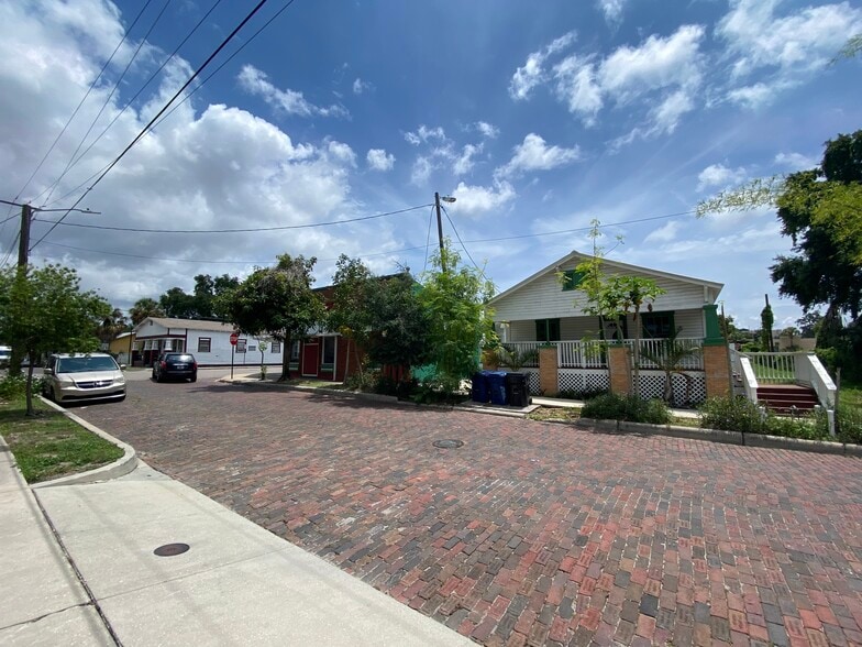 More Photos Of 1411 N 17th St, Tampa Restaurant For Lease