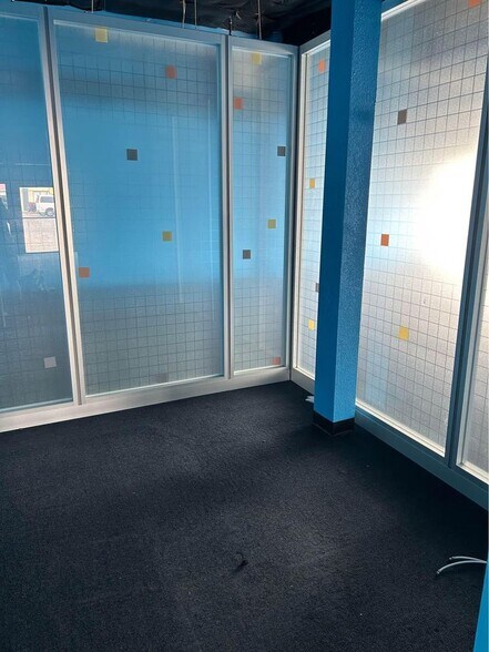 More Photos Of 801 8th Ave W, Palmetto Showroom For Lease