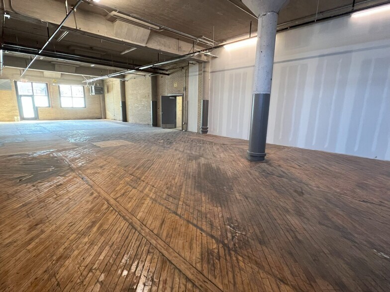 More Photos Of 4130-4150 S Wabash Ave, Chicago Manufacturing For Sale