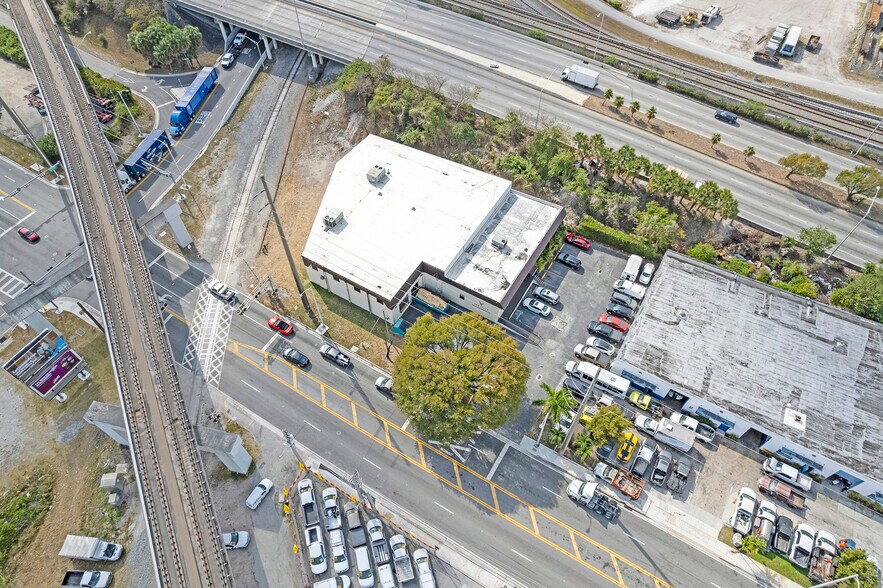 More Photos Of 6850 NW 74th St, Medley Warehouse For Sale
