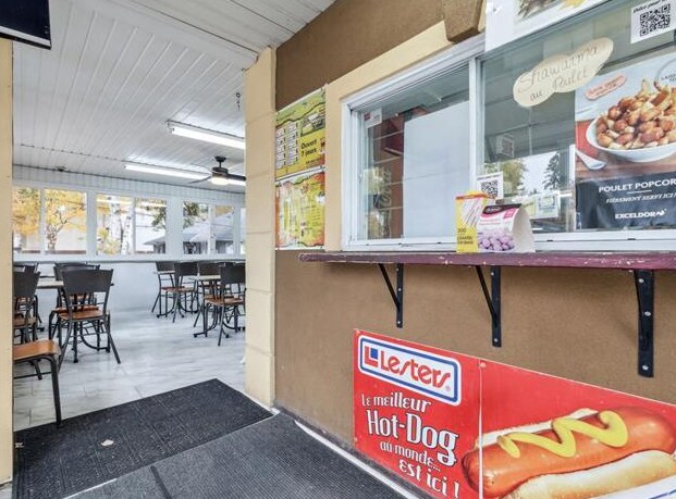 More Photos Of 1195 Boul Maloney E, Gatineau Freestanding For Sale