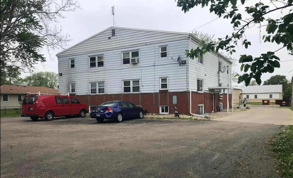 More Photos Of 522 N Main St, Hanna City Apartments For Sale