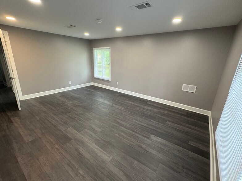 More Photos Of 4050 Ridge Lea Rd, Amherst Office For Lease