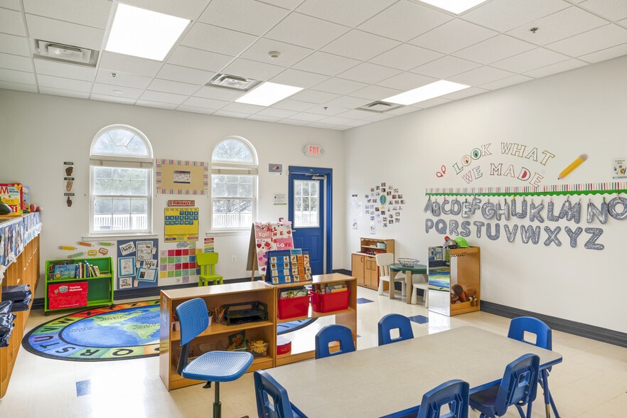 More Photos Of 42885 Orchard Oriole Dr, Ashburn Daycare Center For Sale