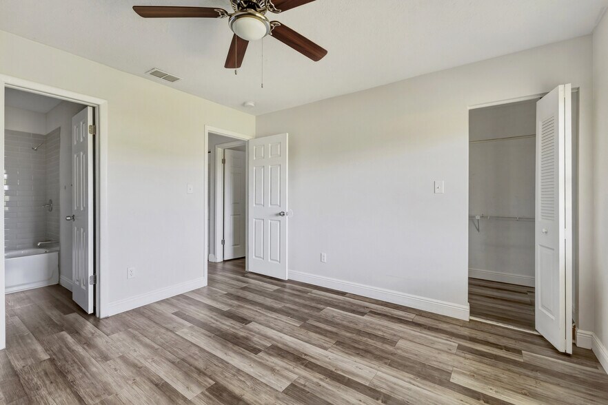 More Photos Of 8412-8420 N Lois Ave, Tampa Apartments For Sale