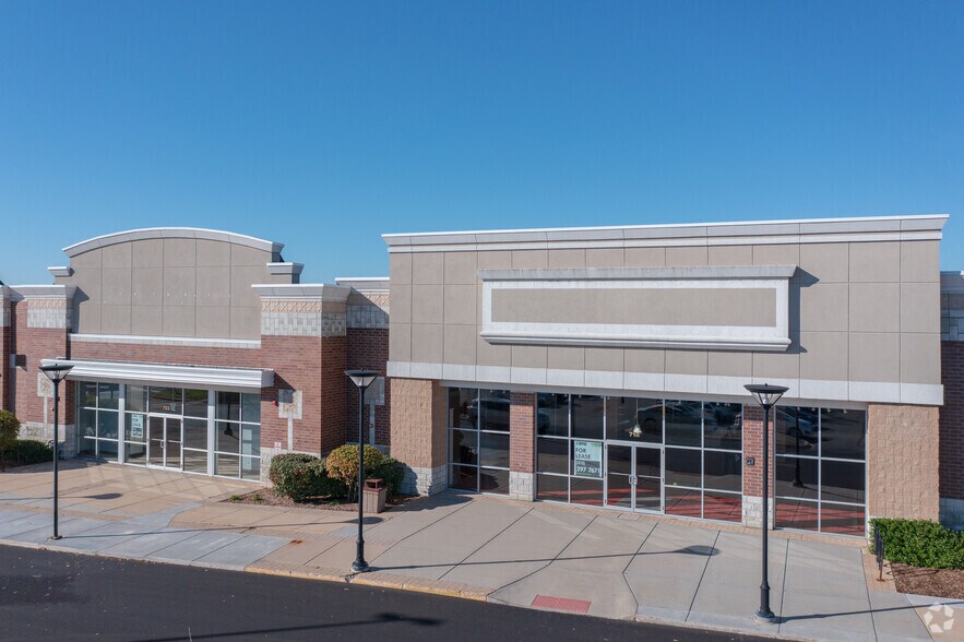 More Photos Of 702-750 S Randall Rd, Algonquin Unknown For Lease