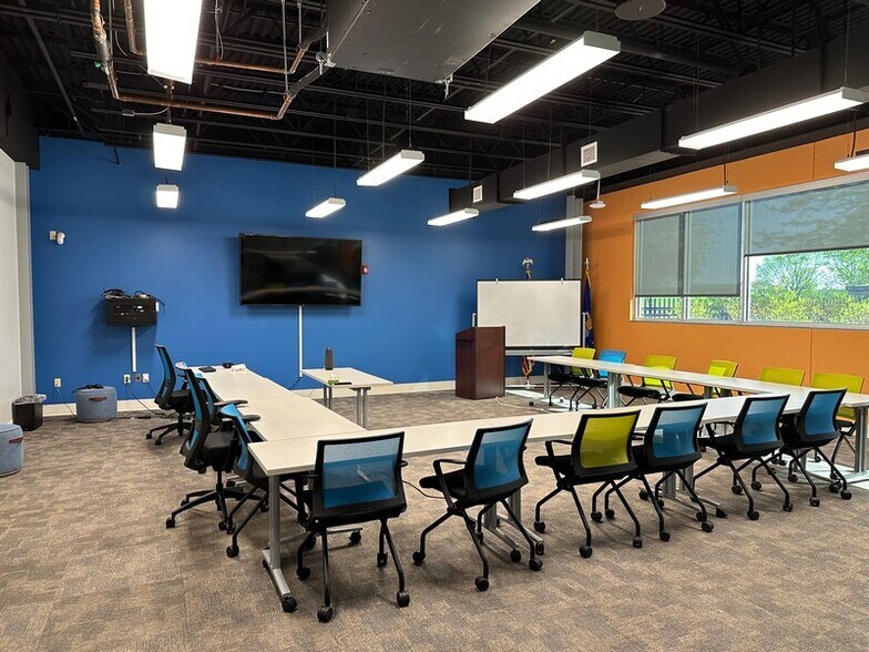 More Photos Of 711 E Monument Ave, Dayton Office For Lease