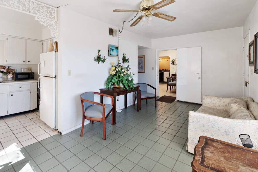 More Photos Of 1940 Dr Martin Luther King Jr St S, Saint Petersburg Specialty For Sale