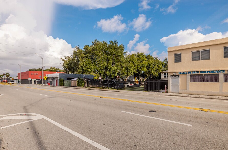 More Photos Of 279 NW 54th St, Miami Flex For Sale