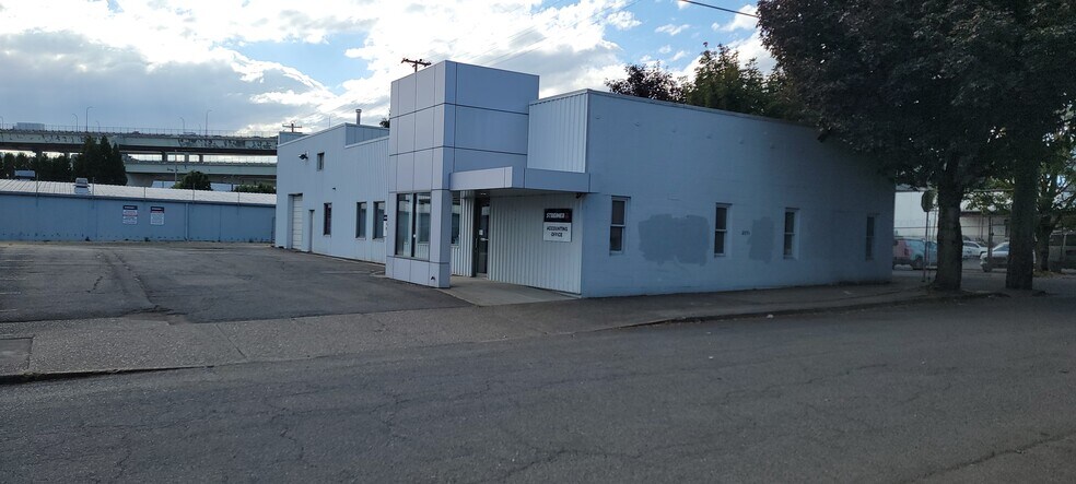 More Photos Of 740 N Knott St, Portland Unknown For Lease