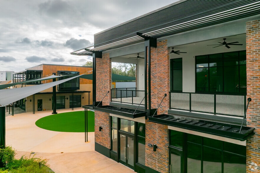 More Photos Of 12100 Collegiate Way, Orlando Unknown For Lease