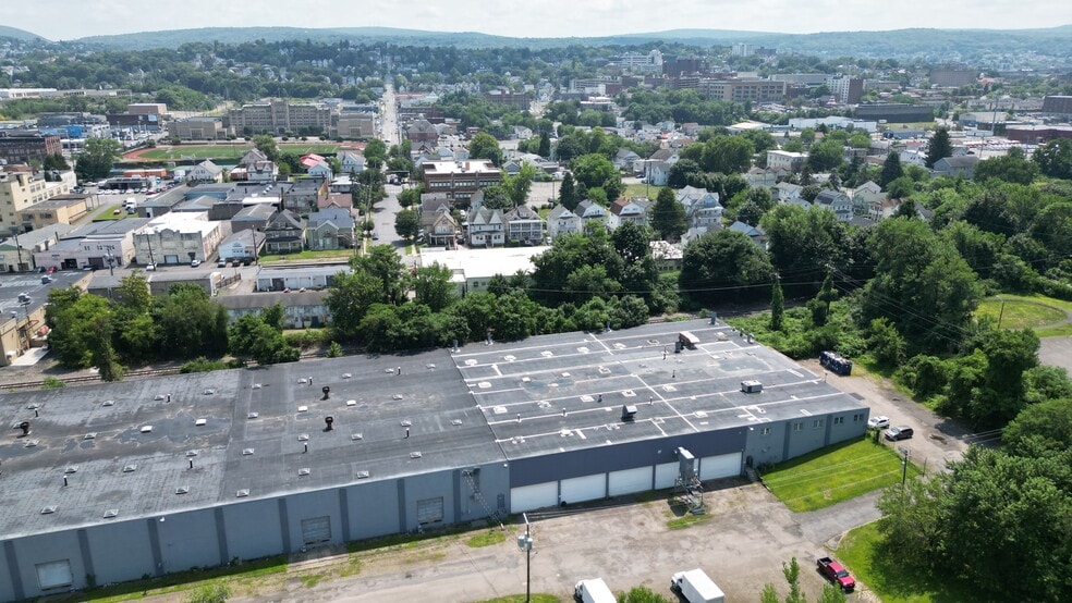 More Photos Of 40 Poplar St, Scranton Warehouse For Lease