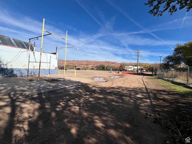 More Photos Of 588 Kane Creek Blvd, Moab General Retail For Sale