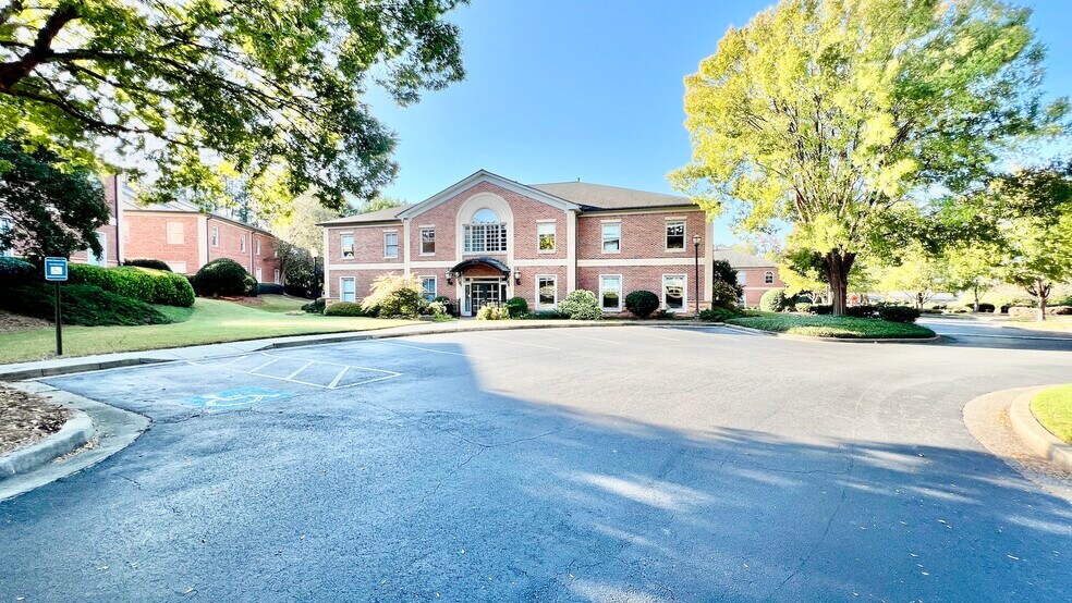 More Photos Of 4080 McGinnis Ferry Rd, Alpharetta Office For Lease