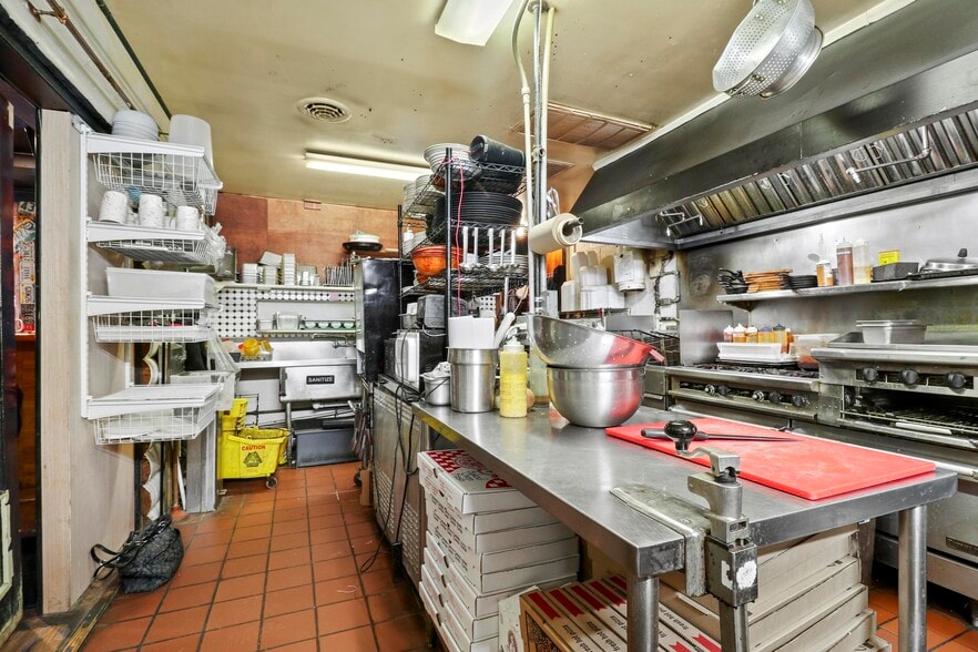 More Photos Of 9933 Bear Creek Blvd, Bear Creek Township Restaurant For Sale