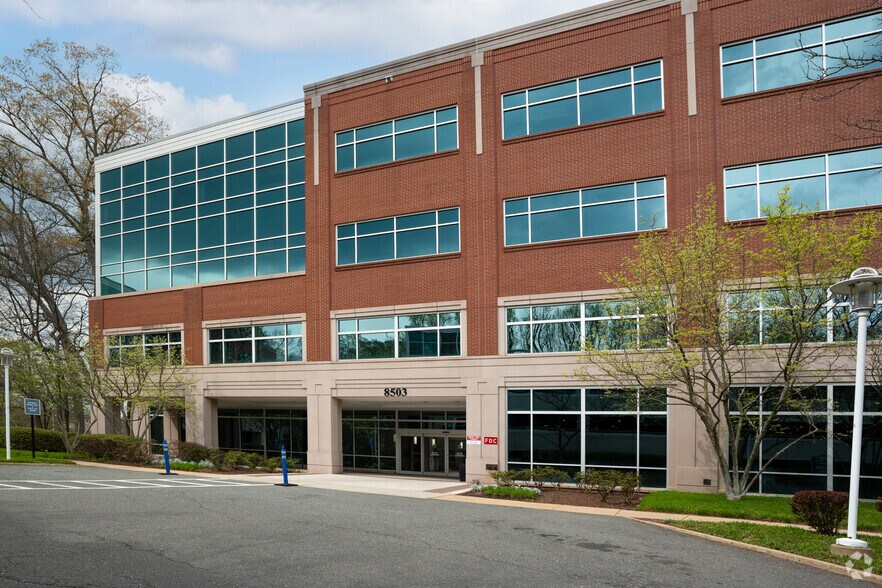 More Photos Of 8501 Arlington Blvd, Merrifield Unknown For Lease