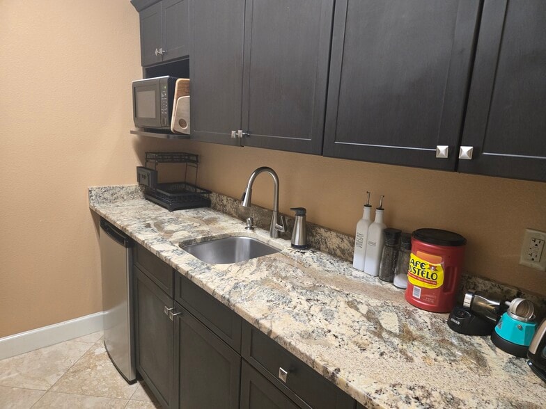 More Photos Of 6314-6324 S US 301, Riverview Office For Lease