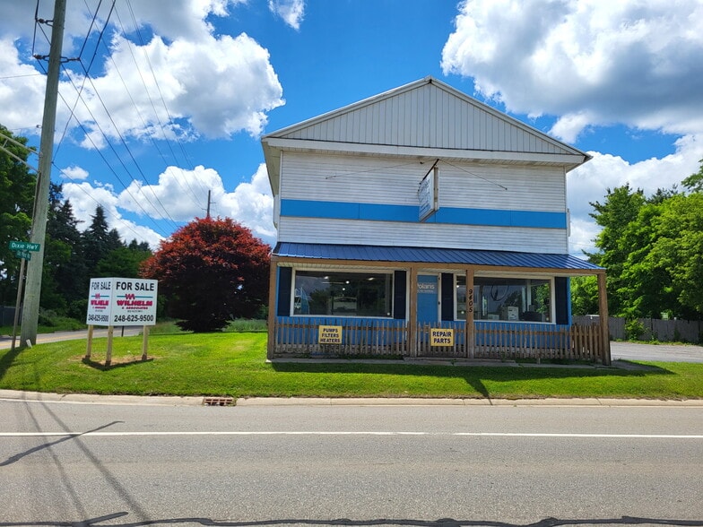 Primary Photo Of 9405 Dixie Hwy, Village of Clarkston General Retail For Sale