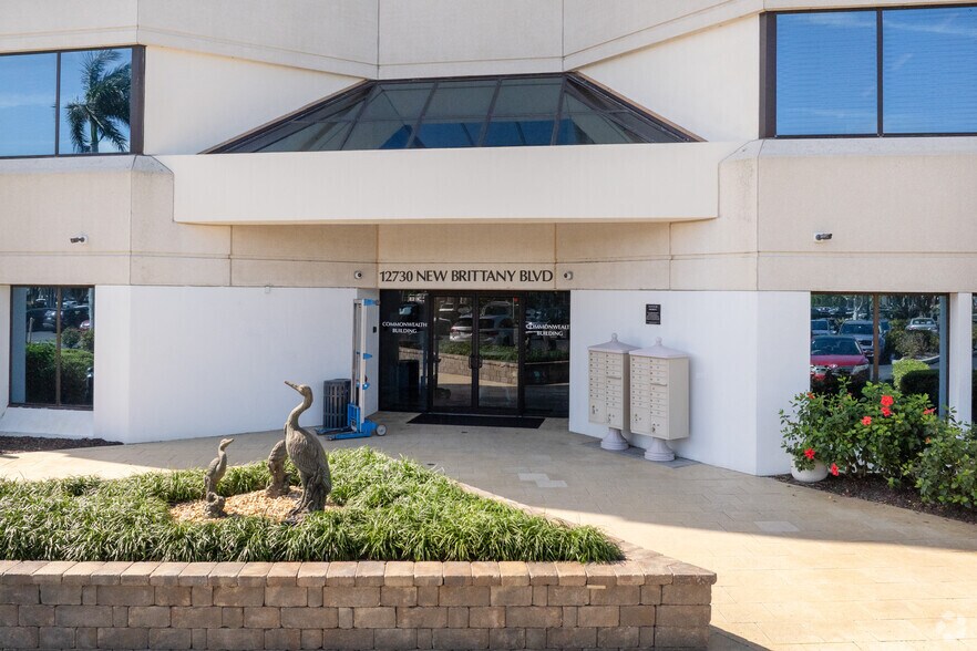 More Photos Of 12730 New Brittany Blvd, Fort Myers Unknown For Lease