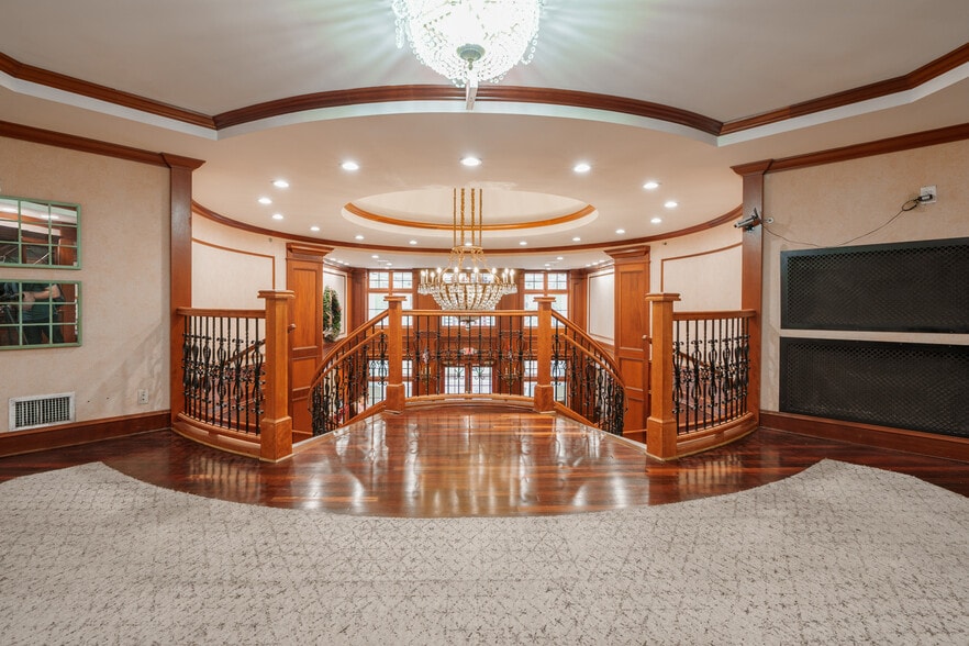 More Photos Of 425 Country Club Dr, Stockbridge Healthcare For Sale