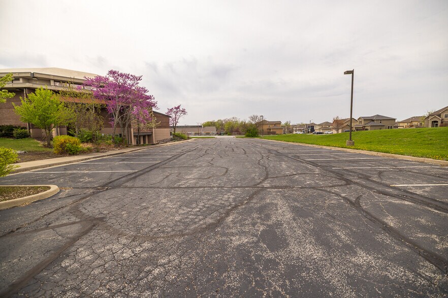 More Photos Of 800 SW 150 Hwy, Lee's Summit Office For Sale