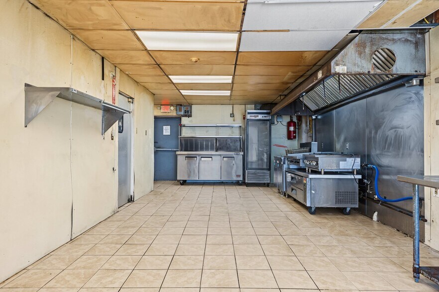 More Photos Of 1690 W Shore Rd, Warwick Storefront Retail Residential For Lease