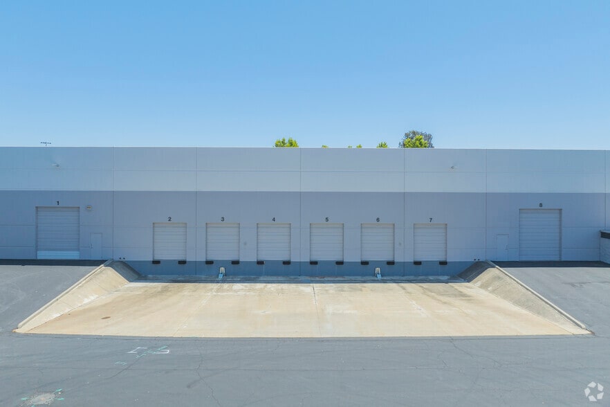 More Photos Of 6815-6851 Mowry Ave, Newark Warehouse For Lease