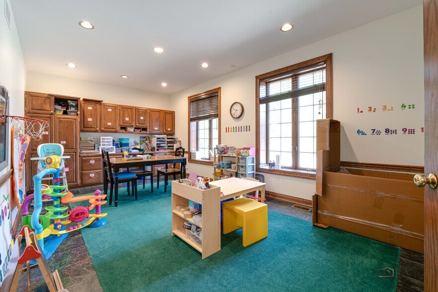 More Photos Of 1017-1019 W Park Ave, Libertyville Medical For Sale