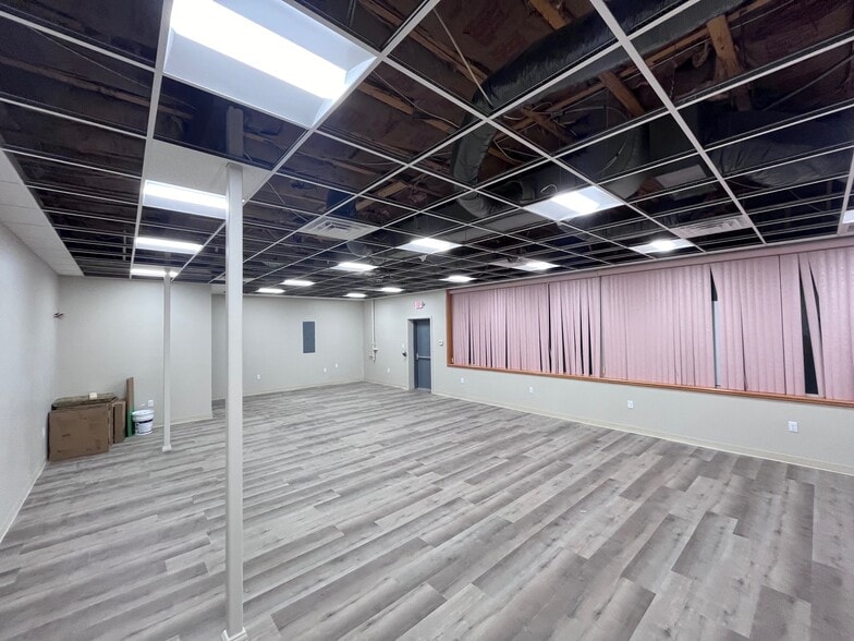 More Photos Of 99 Winthrop Ave, Lawrence Storefront Retail Office For Lease