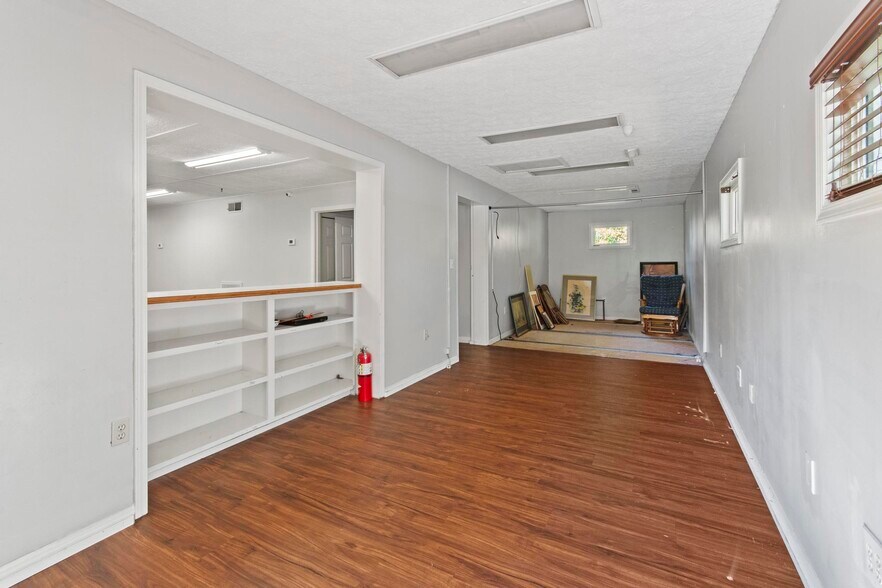 More Photos Of 78 Ash St, Calvert City Office For Sale